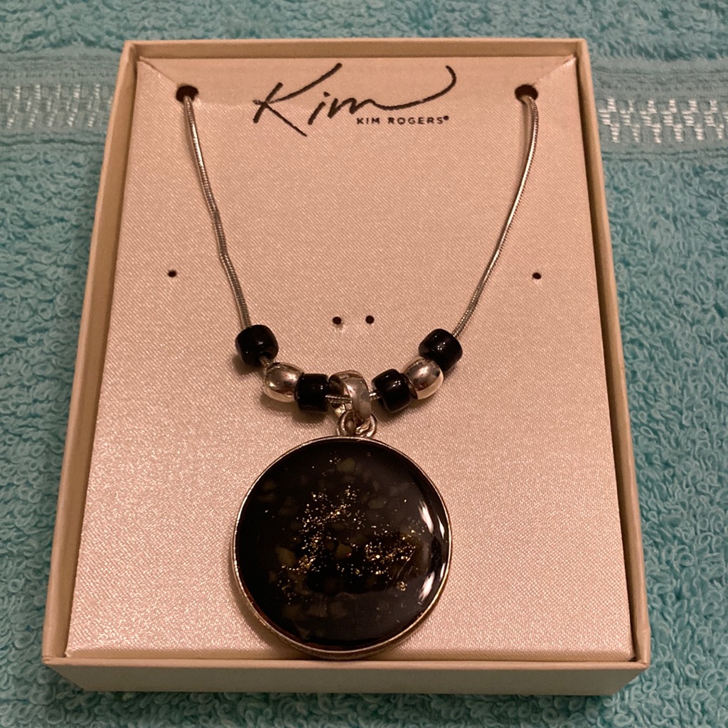Kim Rogers Womens Necklace 12$